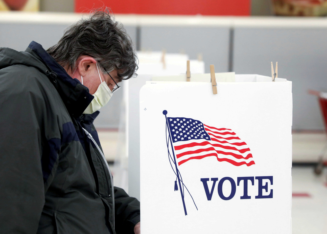搬石頭砸自己腳！ 特朗普造謠導致支持者拒絕投票，美媒忙著看熱鬧