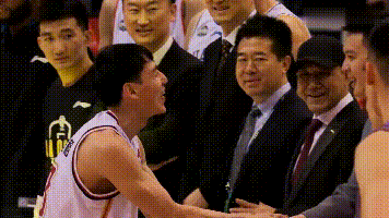 Wu Qian obtains MVP, zhao Jiwei just is congratulated greatly, guo Allan try to show happyness when one is sad! A couplet sees an eye