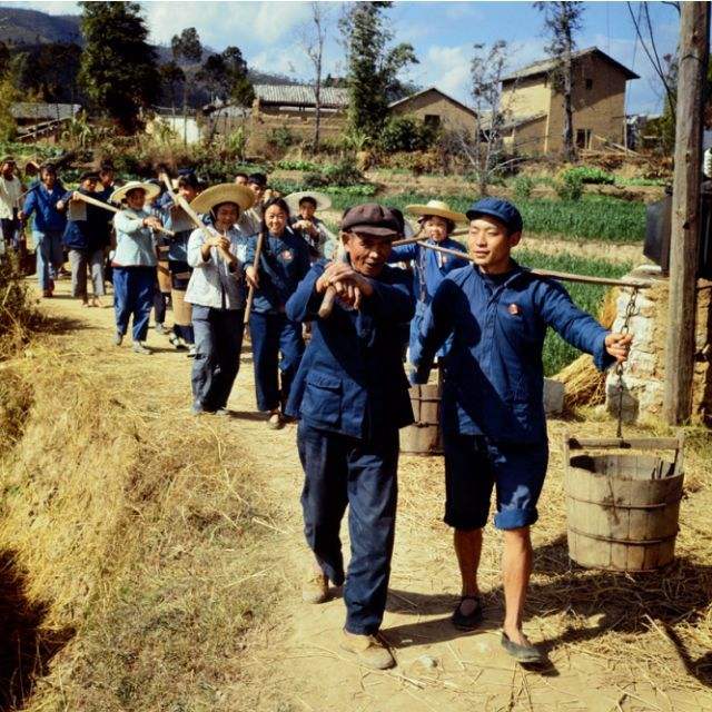 农村老人年满60岁每月可领162元养老金，和城镇职