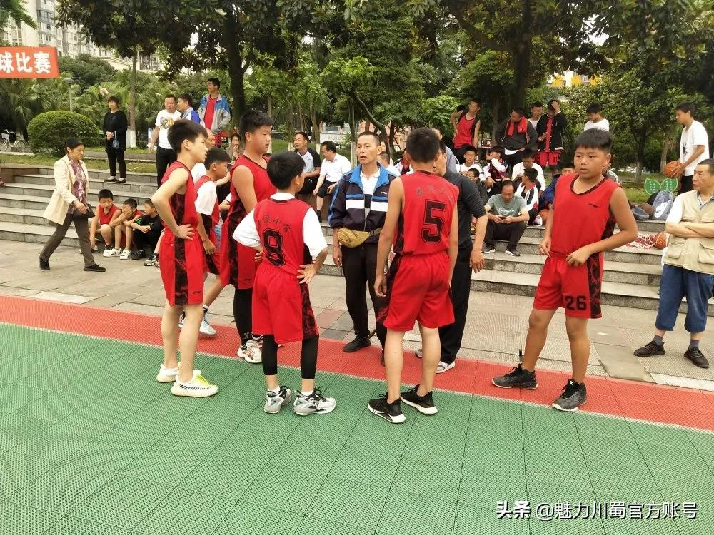 洪雅县花溪小学：知识与篮球共舞 学习与特长齐飞(图12)