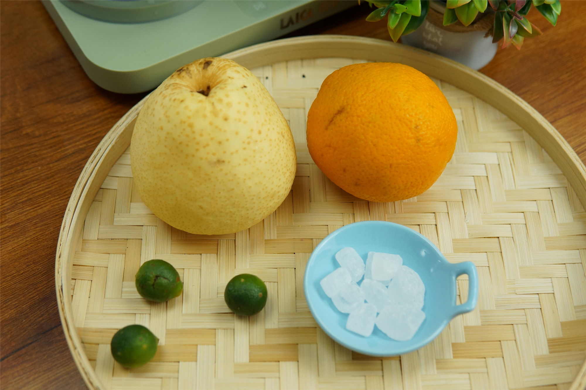 自制冰红茶和冰糖雪梨，几块钱成本，煮一锅放