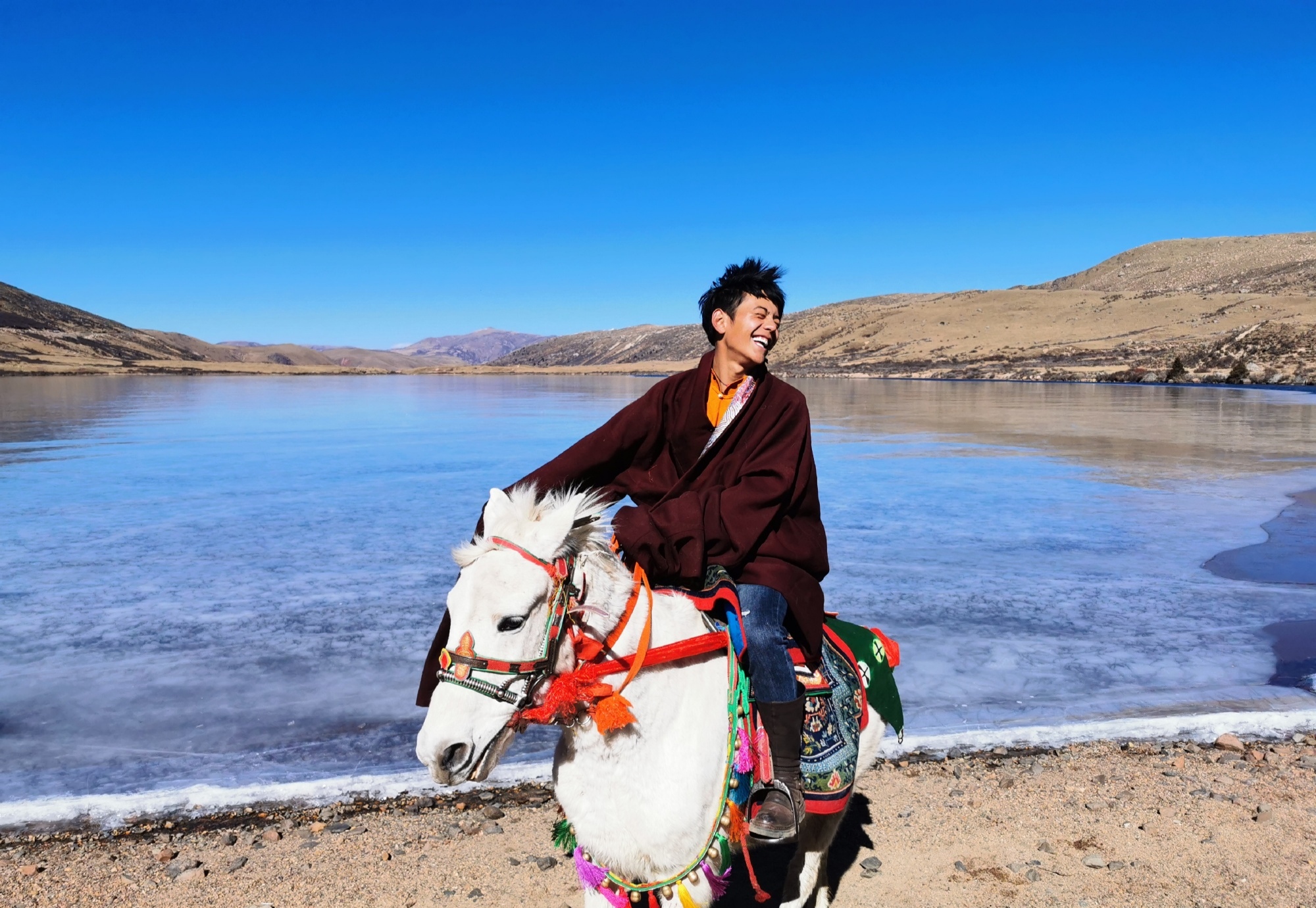 Ding Zhen apologizes! A few netizens reject to accept Ding Zhen to smoke electronic cigarette, still have skin of 10W dragon Ju