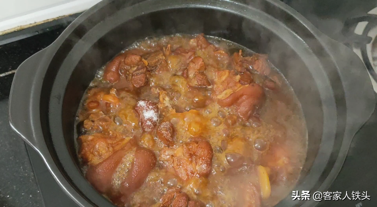 愛吃豬腳？ 不要加大料做，試試客家一鍋傳統做法，吃一口就愛上