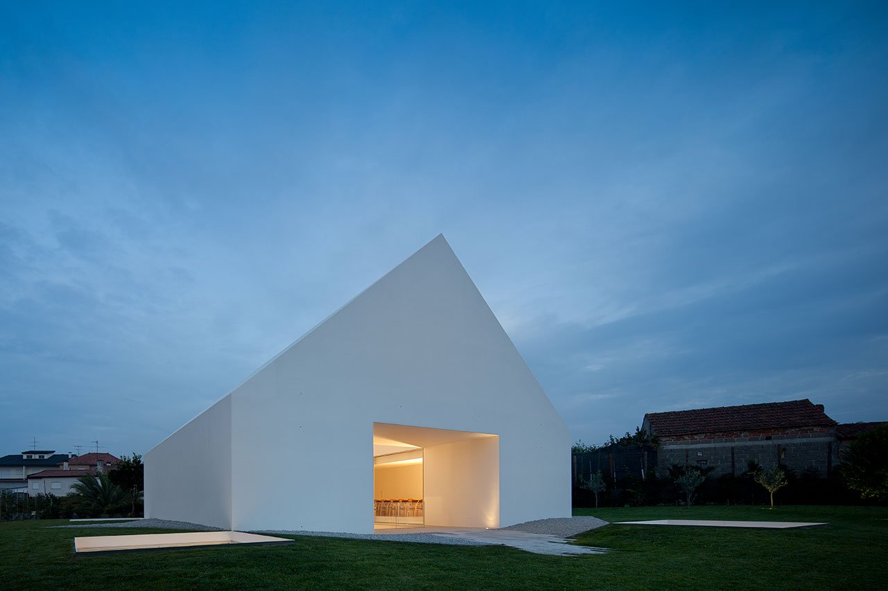 简约到极致的梦想白房子，Aires Mateus经典作品突破了时空界限