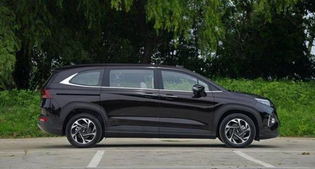 四大MPV齐聚成都车展：韩版GL8将预售，比亚迪“夏”或亮相？