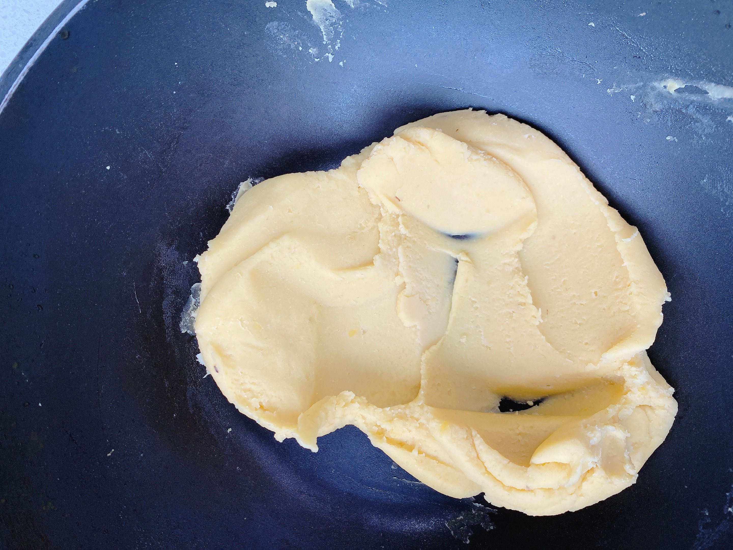 天熱了試試做綠豆糕，具體比例和方法在這裡，清熱解暑，入口即化