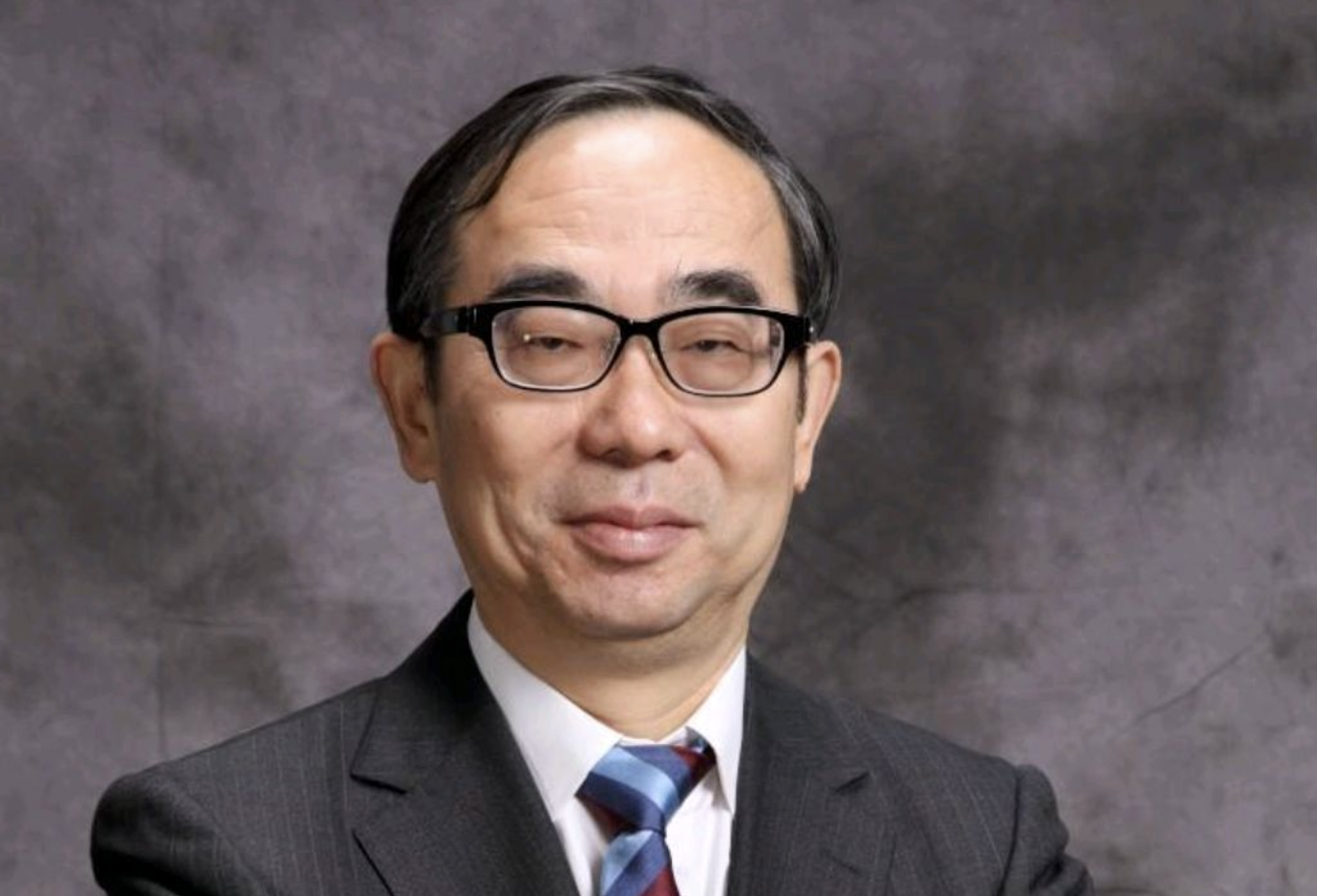 三十年深耕，成就“药神”之名！孙飘扬和他的2335亿身价