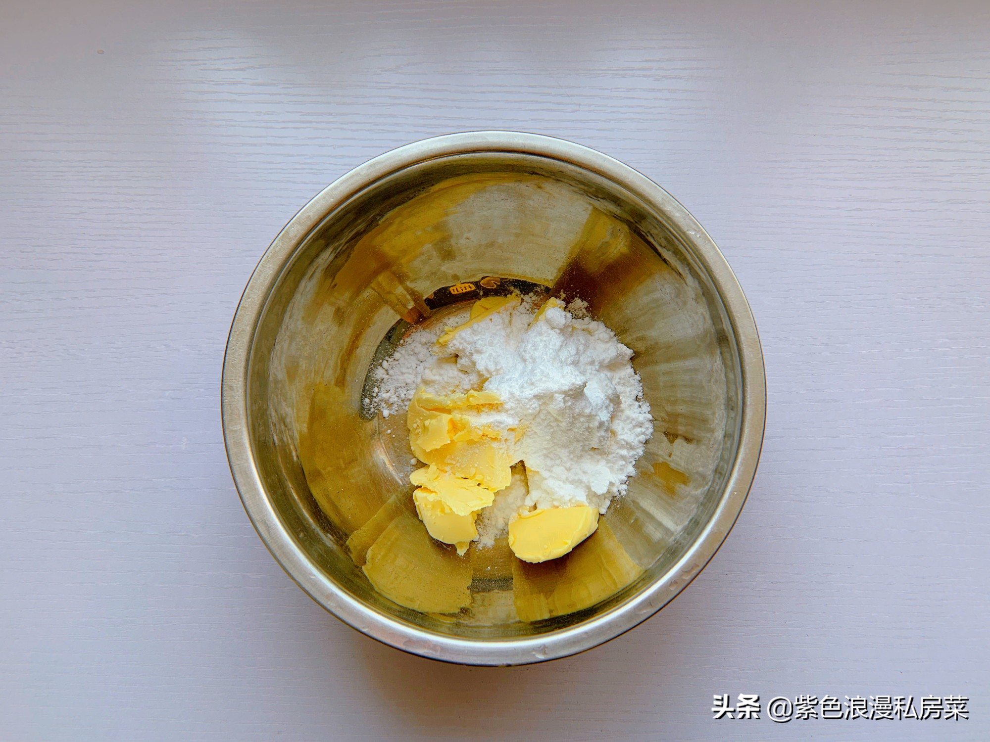 簡單易做的小甜品，奶香濃郁，一口一個酥到掉渣，新手看完就會