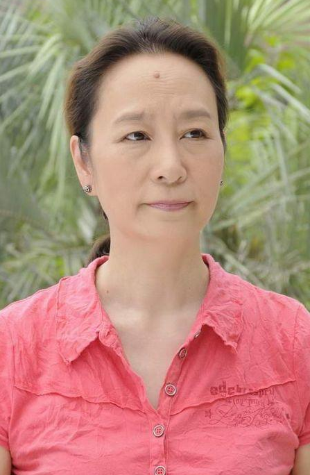 金鸡影后奚美娟：39岁高龄产子也留不住丈夫，今和儿子相依为命