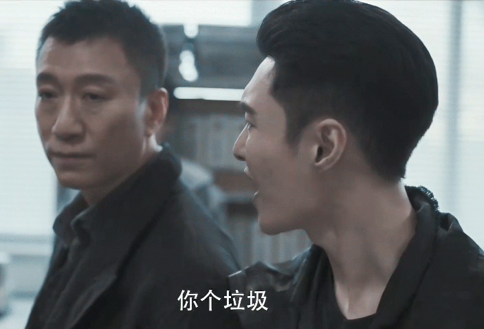 年度爆款预定！《扫黑风暴》开播大获好评，孙红雷张艺兴演技炸裂