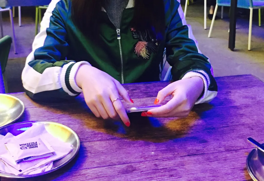 我在深圳，月薪8K，副业收入过万