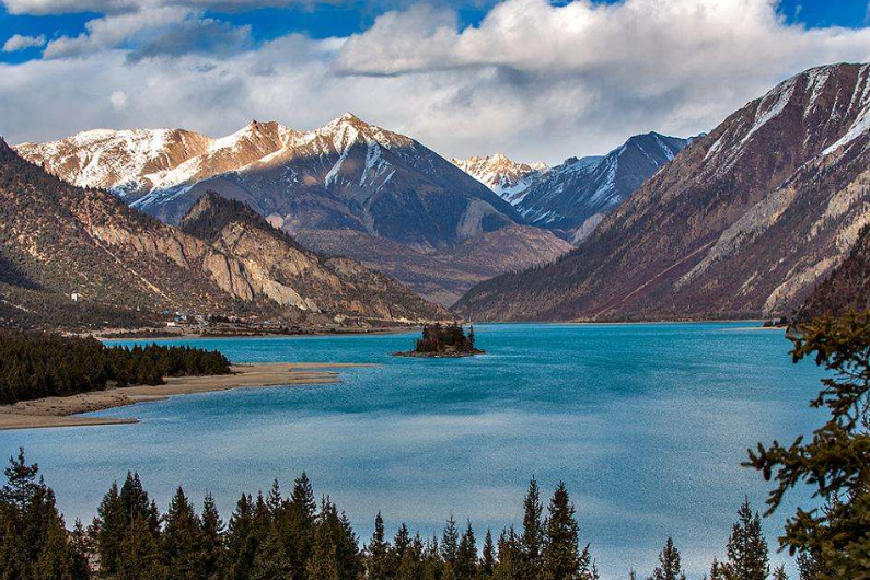 A scenic spot in Tibet became popular, known as "Xitian Yaochi", free admission ticket does not lose Baikal