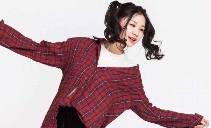 宋祖儿：“靖姐别再吃了”，金靖：“最后一口，我保证最后一口”