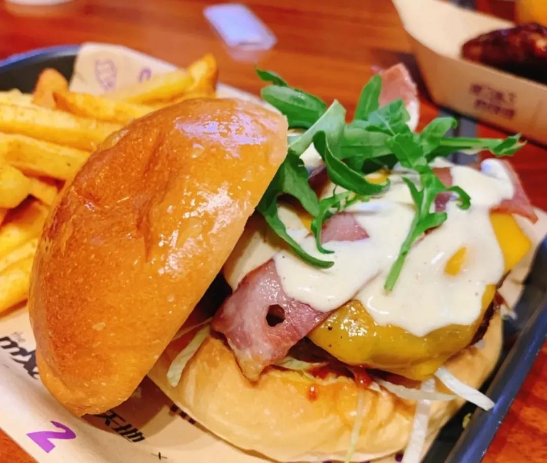 Shenzhen exceeds 5 times this inn of beautiful type hamburger, hamburger is not built to biscuit greatly