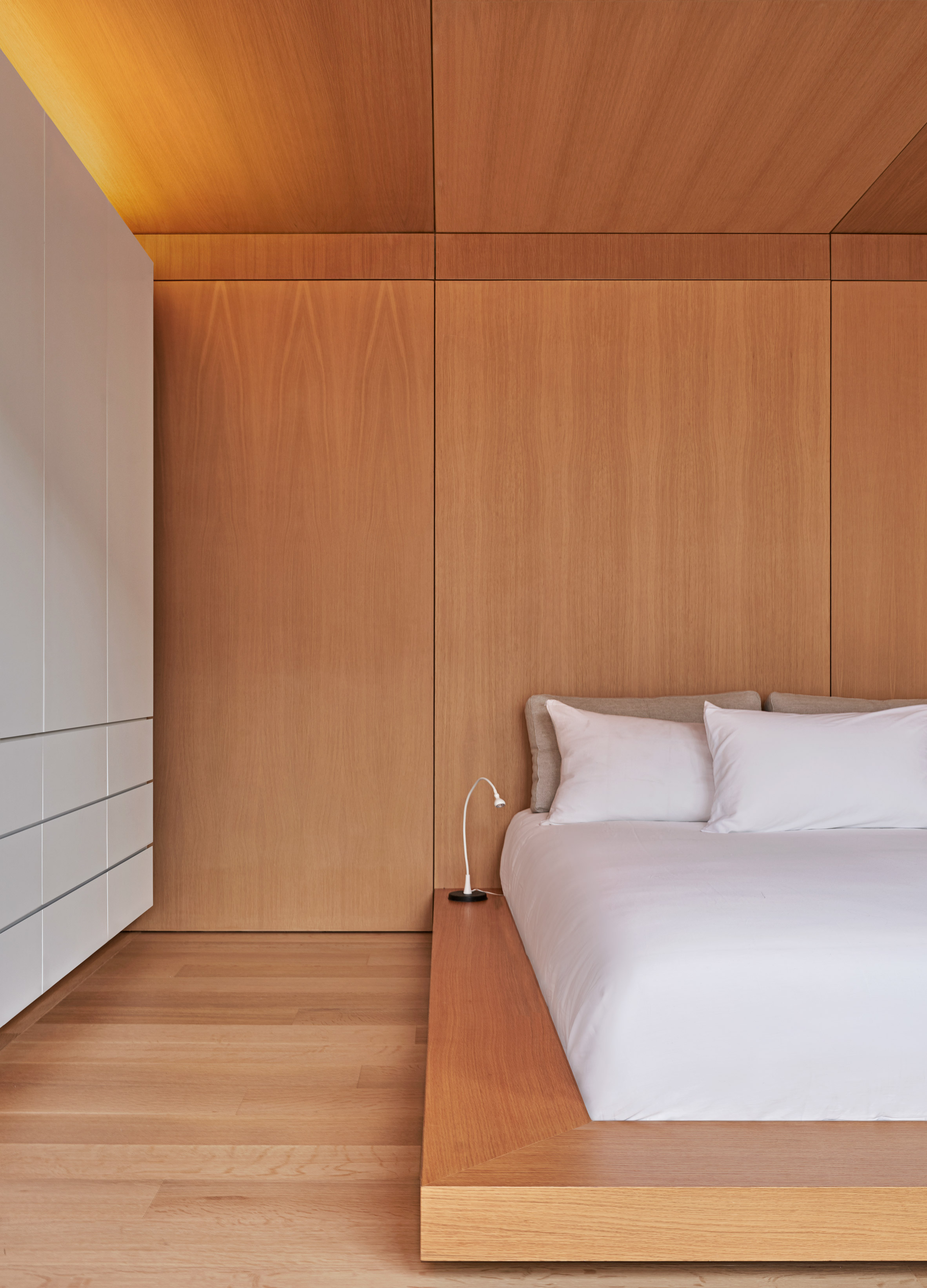 209m²工业风公寓，双层LOFT体量交错好似垂直园林