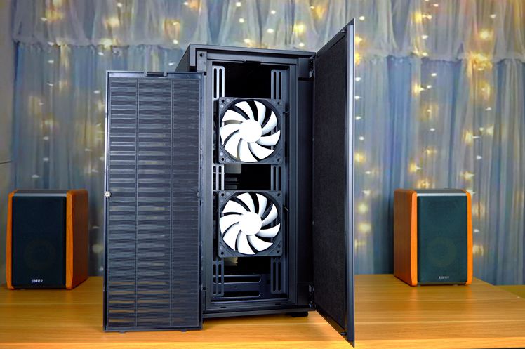 侧透机箱是主流？光污染更伤眼，Tt挑战者H8静音机箱体验