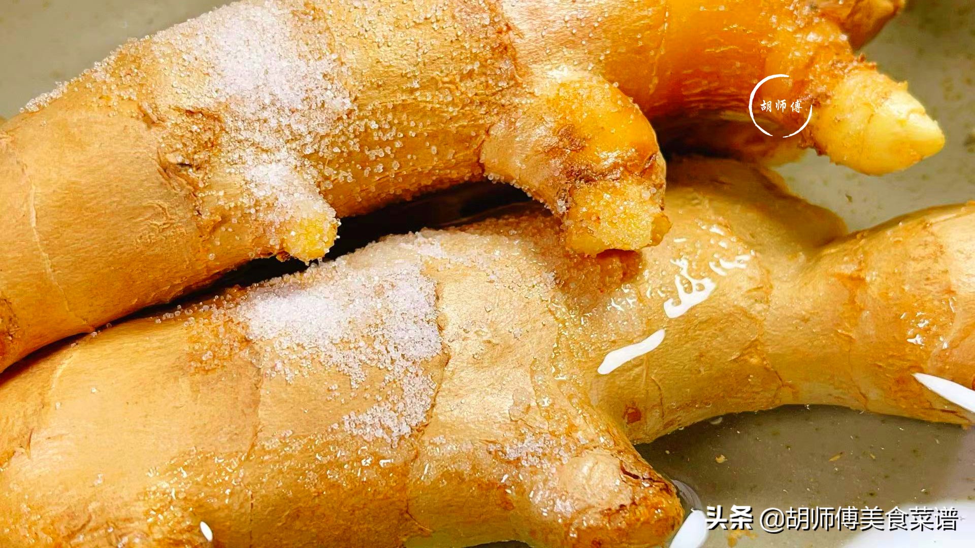 才知道，保存生姜放冰箱就錯(cuò)了！教您一招，放一年都不發(fā)芽不腐爛