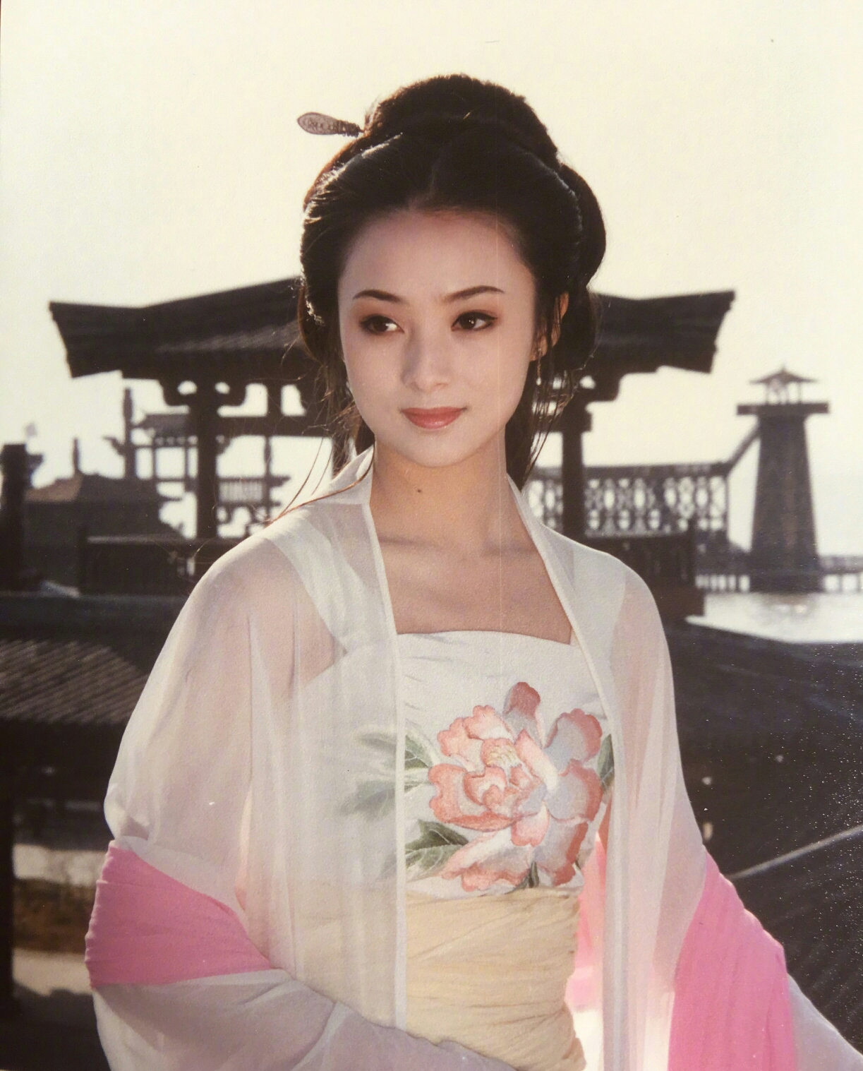 陳建斌對蔣勤勤的愛，始終藏著對另一個人的愧疚，49歲她還未結(jié)婚