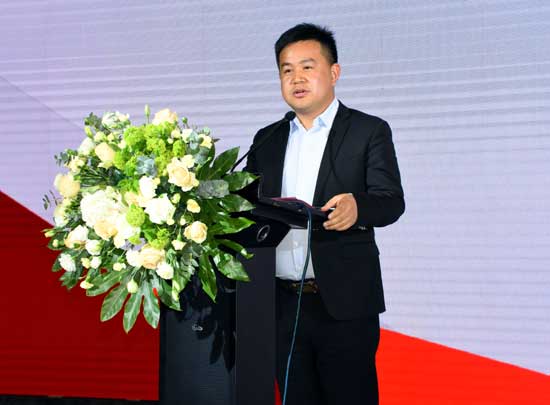 开往春天的旅游专列即将启程（图）