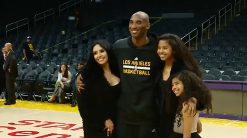 生日|科比42岁生日快乐！瓦妮莎晒照为科比庆生 感慨宁愿自己先离世引粉丝泪奔