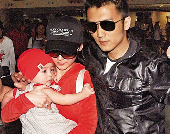 張柏芝錄節目倆兒子出鏡，Lucas顯成熟，二兒子成迷你版謝霆鋒