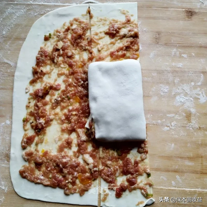 千层肉饼：皮薄层多外酥里嫩，吃一次就忘不了