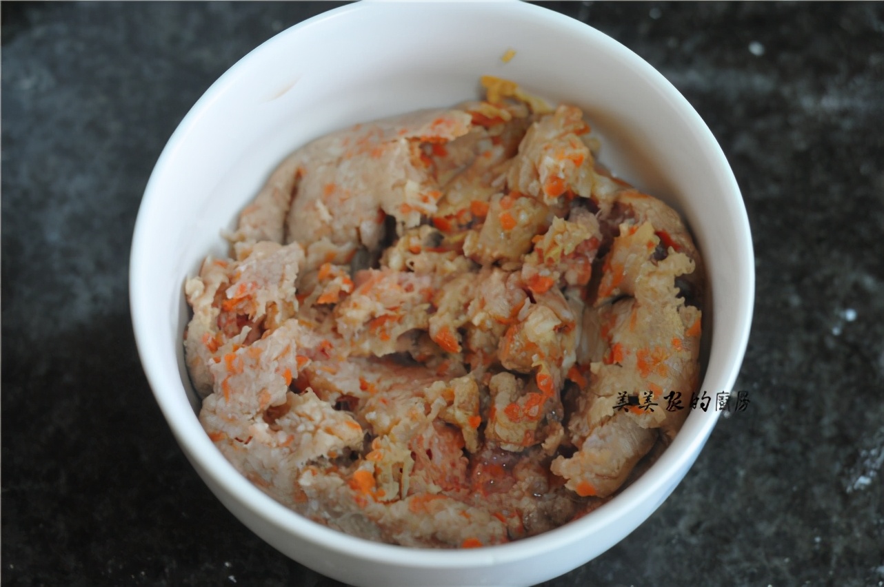 芋头是个“宝”，香糯细腻，营养极高，打碎拌好做早餐，太香了