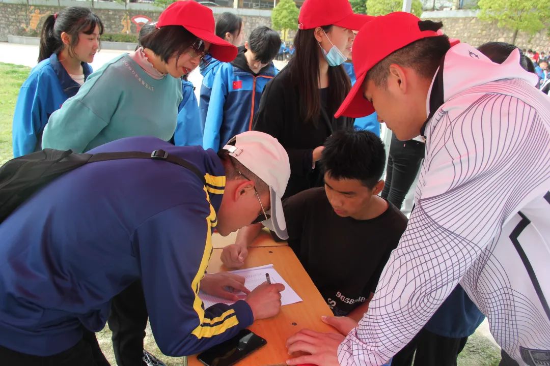 信阳高新区实验中学怎么样?田径运动会(图70)