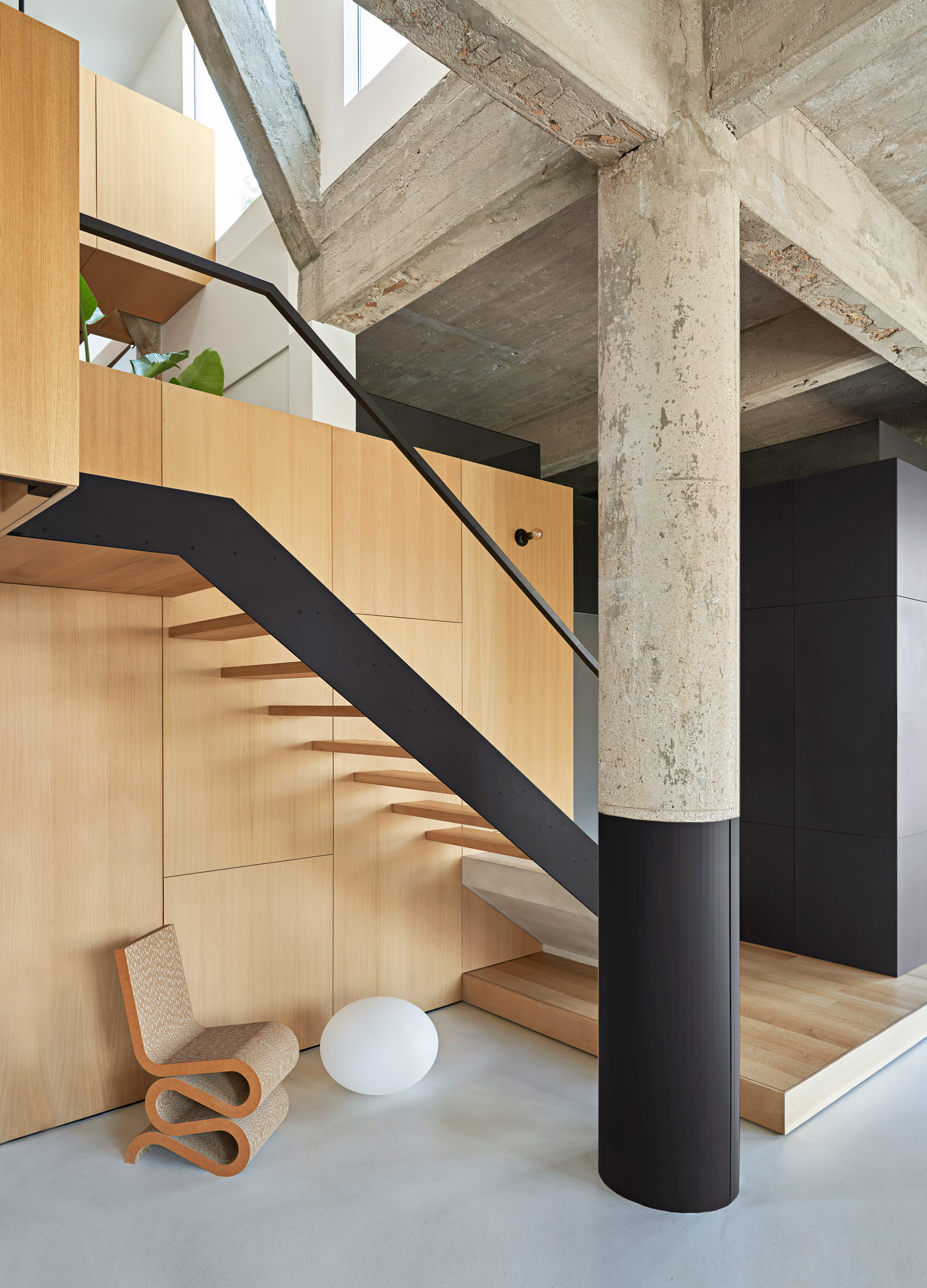 209m²工业风公寓，双层LOFT体量交错好似垂直园林