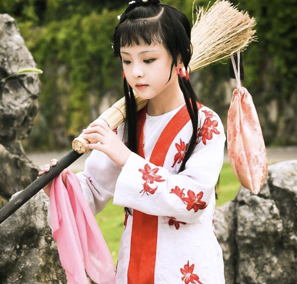 大龄女星们别演少女了，来，让这4位新人告诉你，什么才是真少女