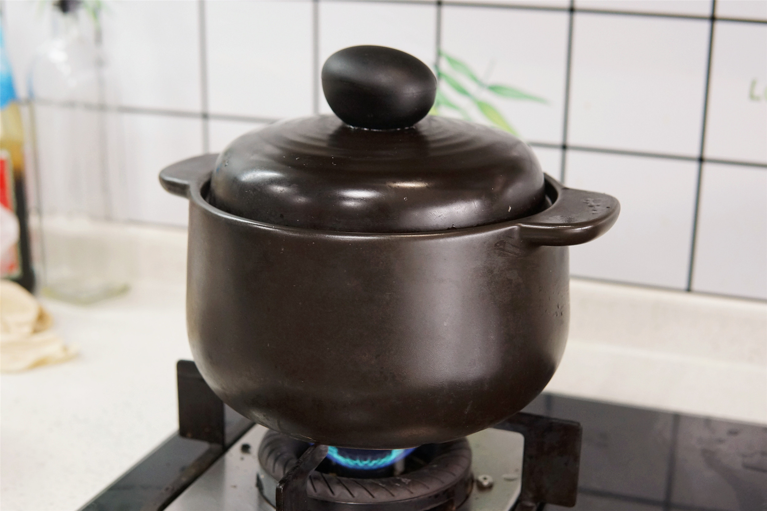 煲鸡汤时，记住“3用2不用”，鸡汤清亮鲜香，腥味小味道正