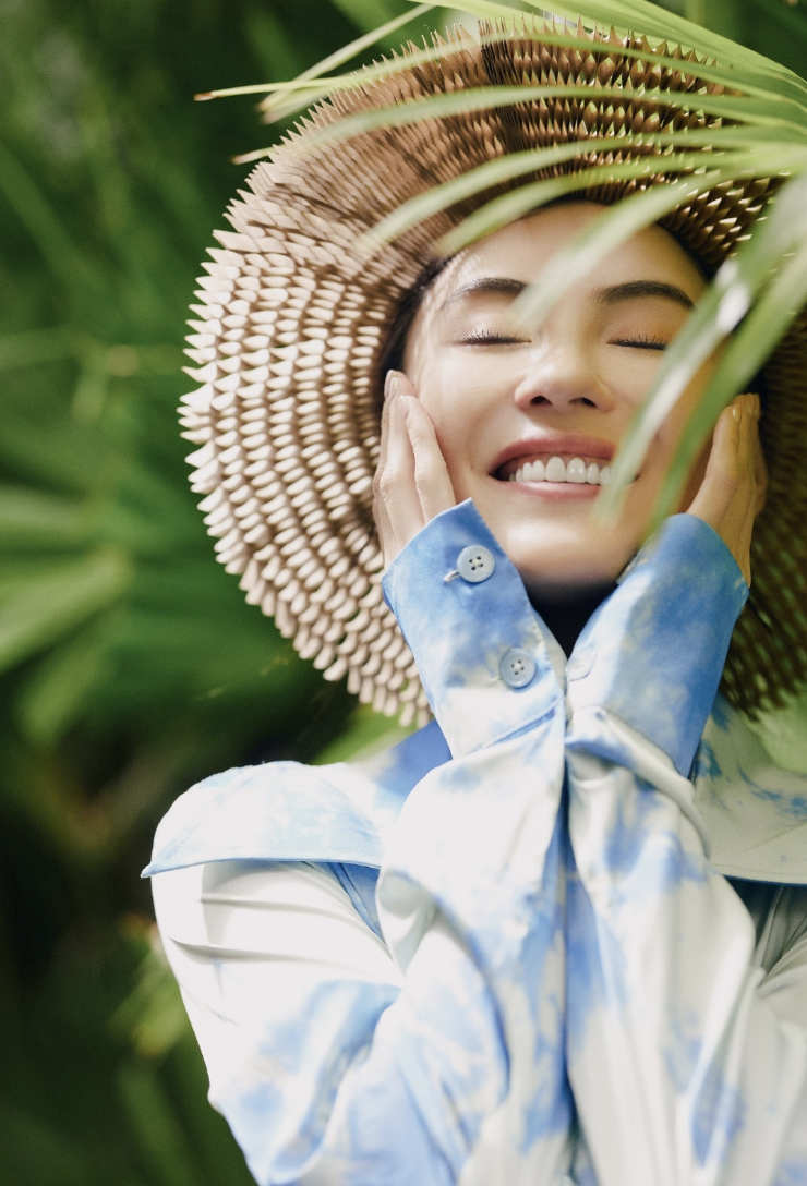 張柏芝再拍《任何天氣》寫真，與22年前無差別，時過境遷人未變