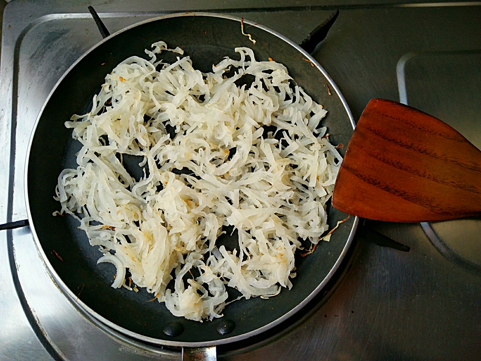 廣式蘿蔔糕，鹹甜軟糯、美味營養高，做法簡單，分分鐘就能學會