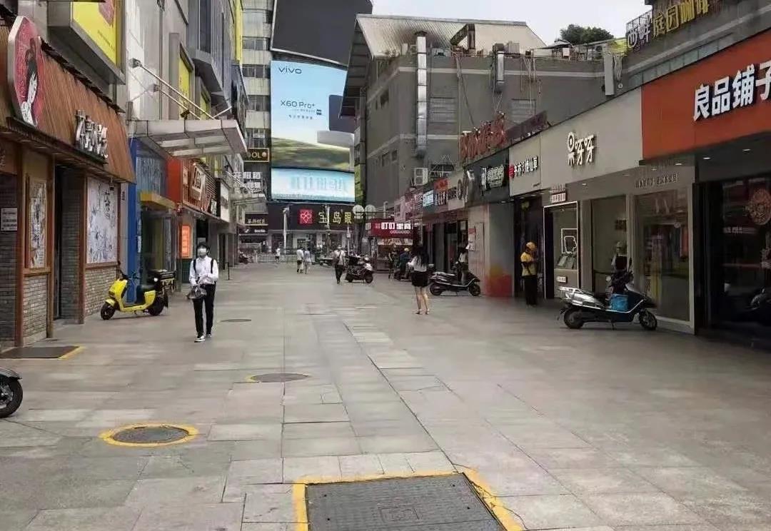 加油，长沙！长沙的街头虽然空了，但是市民心里却是满满的温暖