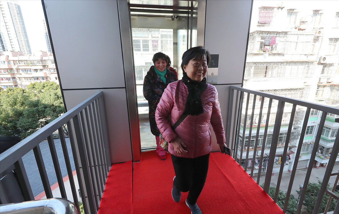 1楼：“坚决反对安装电梯，没商量”，6楼：倒有一个双赢的方案