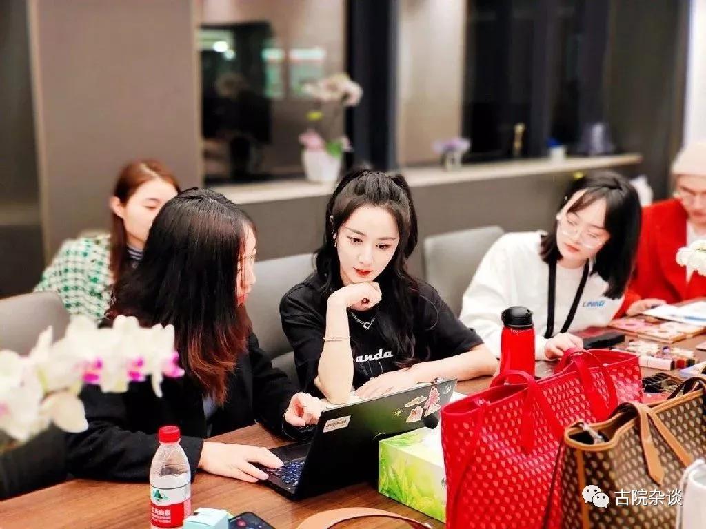 36岁薇娅突然停播住院手术：那些不要命的成年人