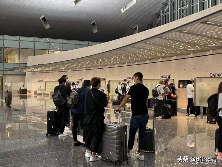 扎心!武磊机场偶遇16大日本国脚返回欧洲:我们和亚洲强队差距很大