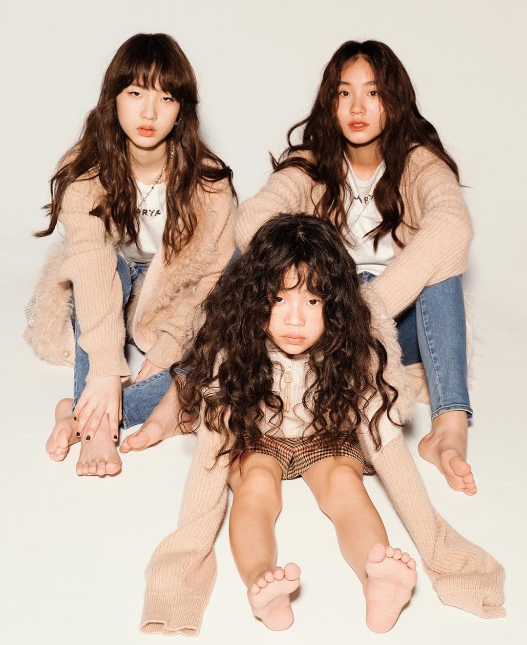 小s兩個大女兒再合體拍雜誌，姐姐撞臉火箭少女Yamy氣場足