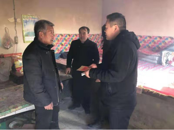 甘肃省民勤县：用行动温暖民心 让真情走进生活