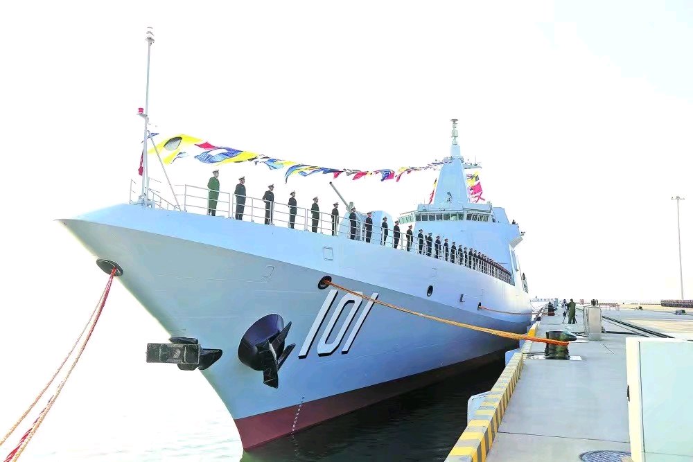 为何055大驱独占鳌头？国际专家：这是全球同类