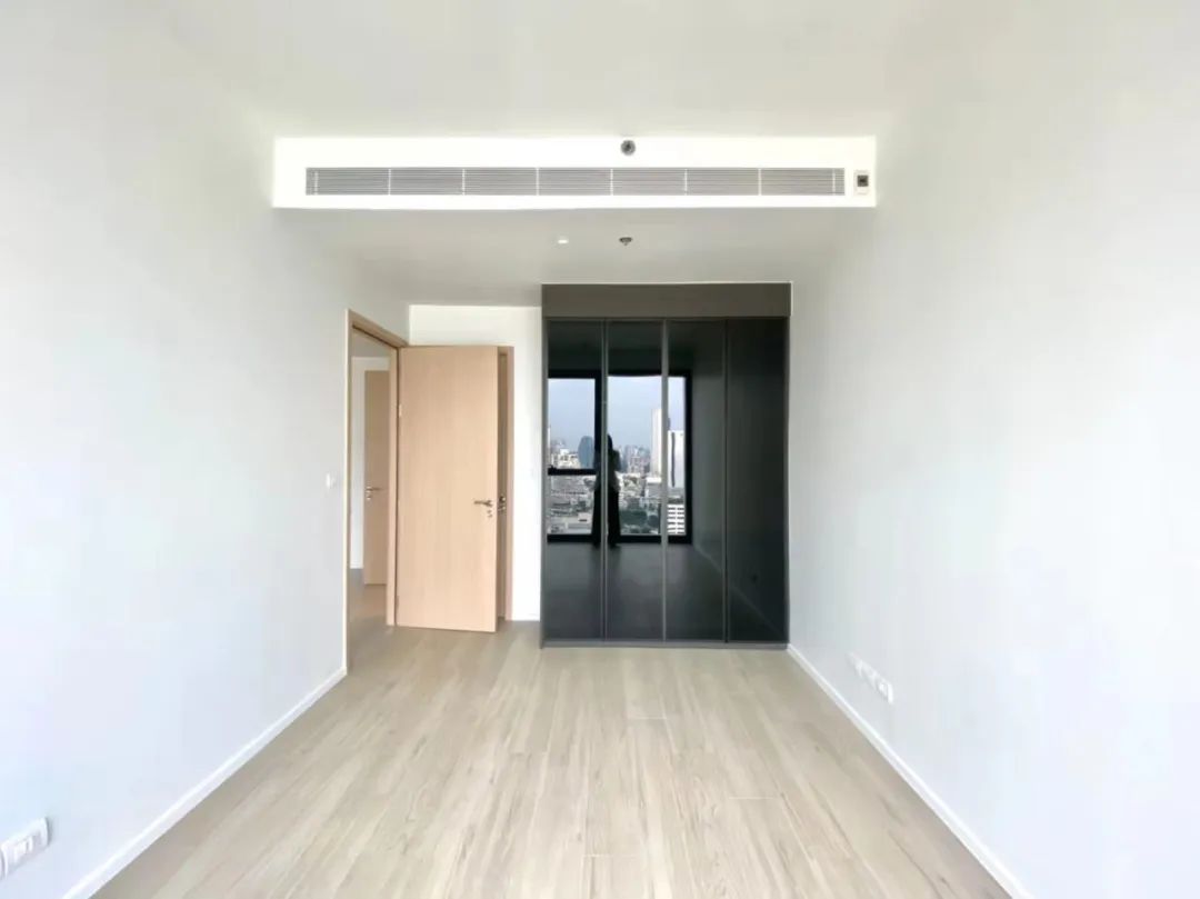 仅3套！曼谷“华尔街”轻轨旁豪宅公寓丨准现房 The Lofts Silom