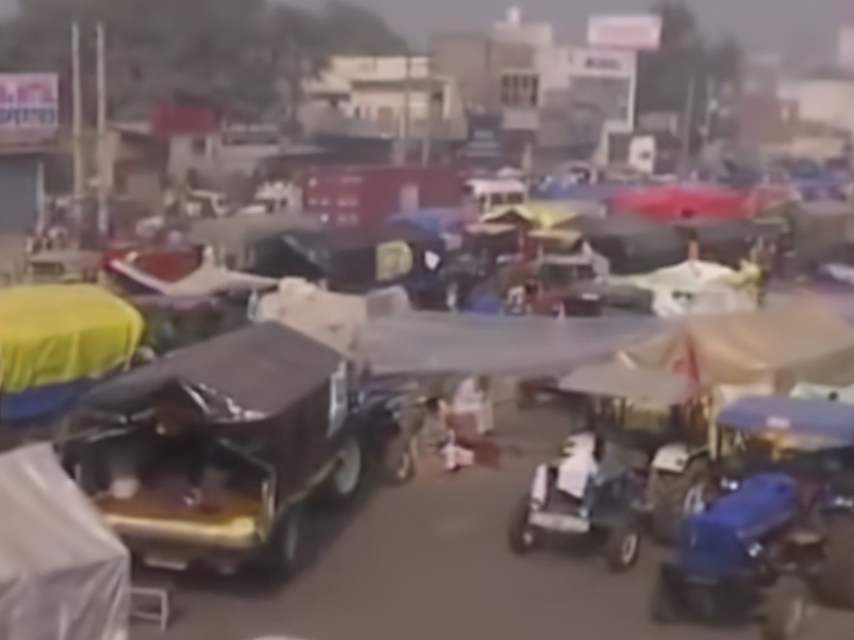 印度國內傳來�壞消息�？ 數十萬農民湧進新德里，局勢愈加緊張