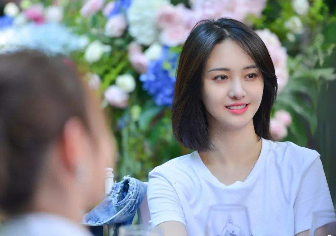郑爽还能演《花千骨》吗，粉丝坦言超不过赵丽颖版，风险大