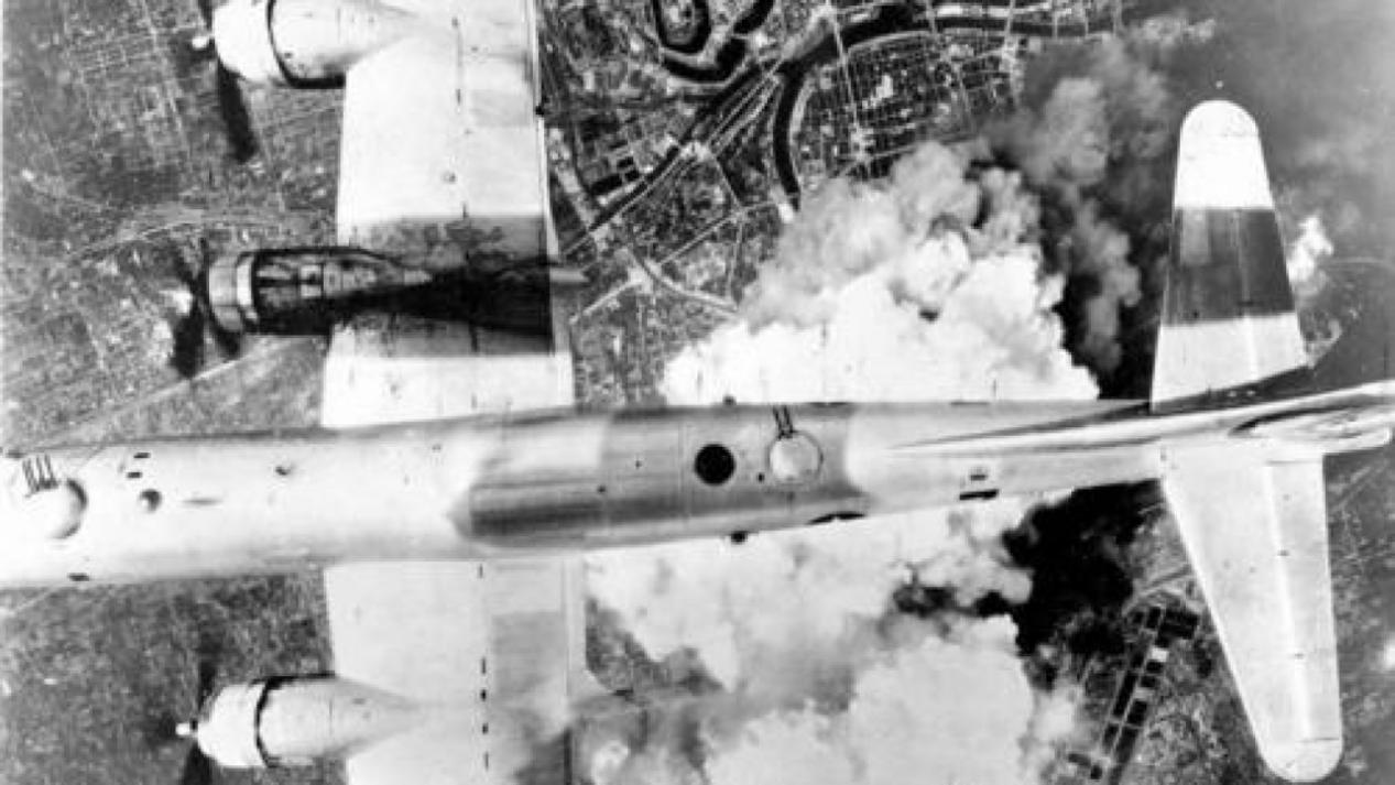 美国投原子弹前，曾撒下6300万传单警告，日本人