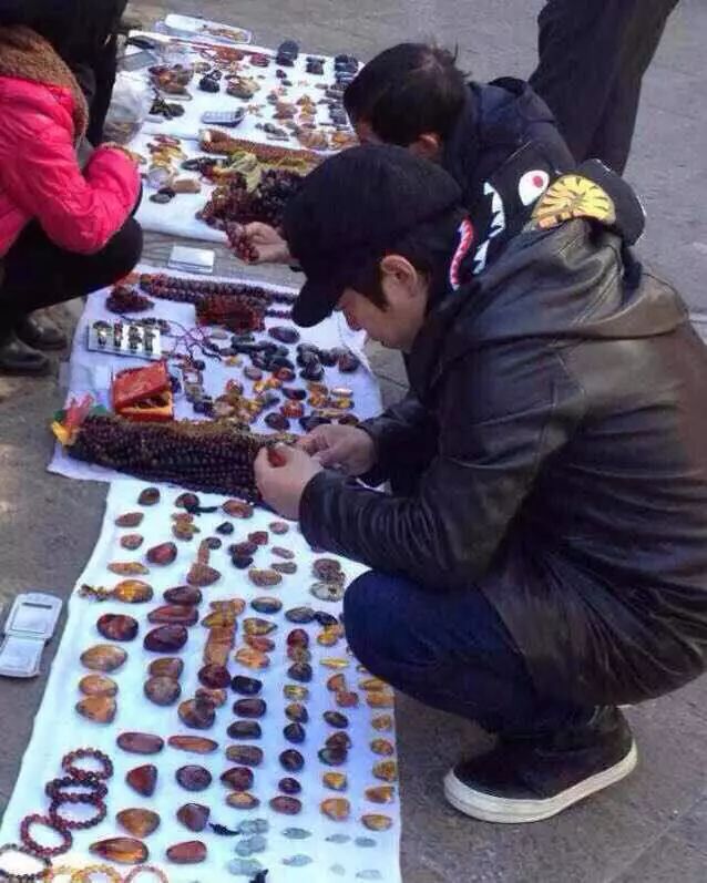 黄渤也是翡翠行家！60000买的翡翠手镯现已升值至百万元！