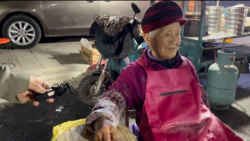 菜饃老奶奶的家人，其實并不想讓她那么“勵志”