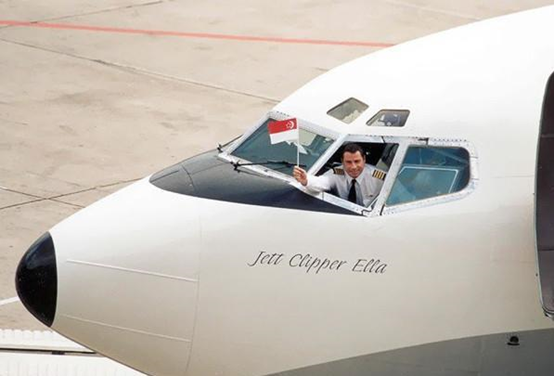 花4亿美元在家里建造机场？这个美国演员比飞行员都厉害