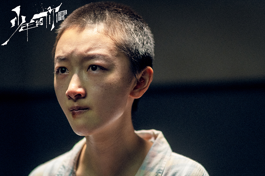 同是“谋女郎”，周冬雨喜提双金影后，她却连