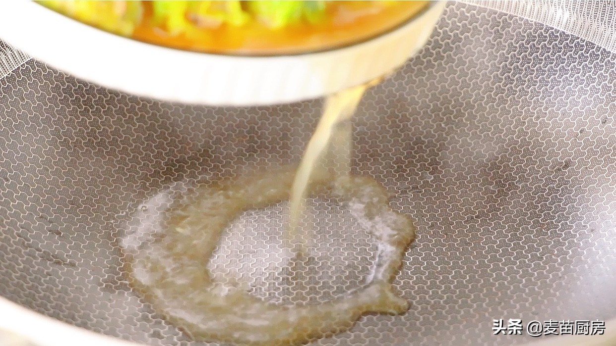 白菜這吃法太鮮嫩了，一層比一層好吃，多汁又美味，老做法教會你