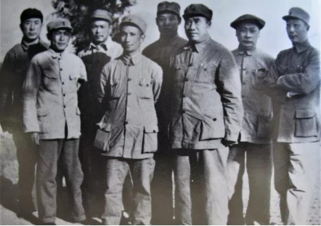 毛主席不同寻常的用人之道：司令任副总参谋长